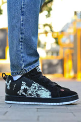 DC Court Graffik Marvel Deadpool