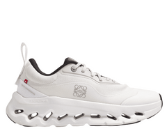 ON RUNNING CLOUDTILT 2 X LOEWE