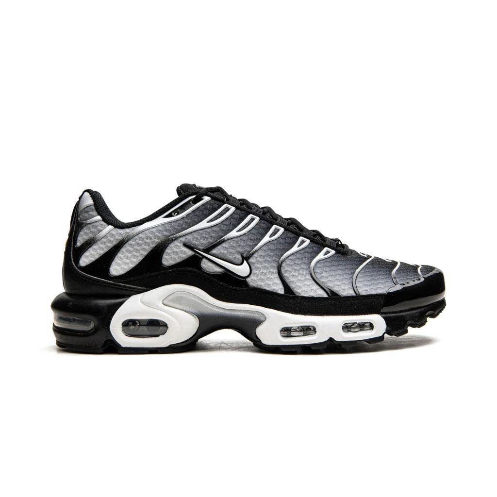 Black/Metallic Silver